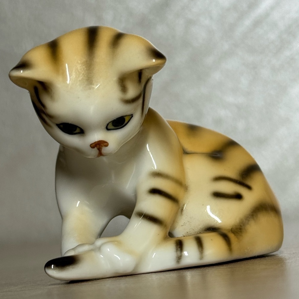 Vintage Danbury Mint Cats of Character,,Tail End” 1985